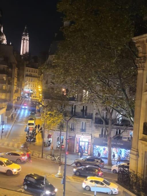 Charmant Appartement Pres De Montmartre Париж Екстериор снимка