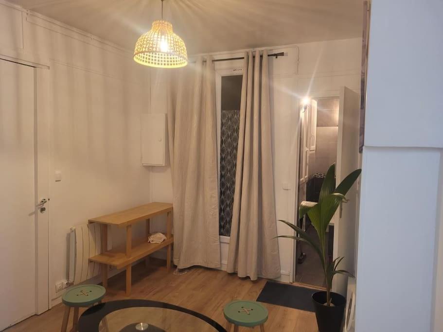 Charmant Appartement Pres De Montmartre Париж Екстериор снимка